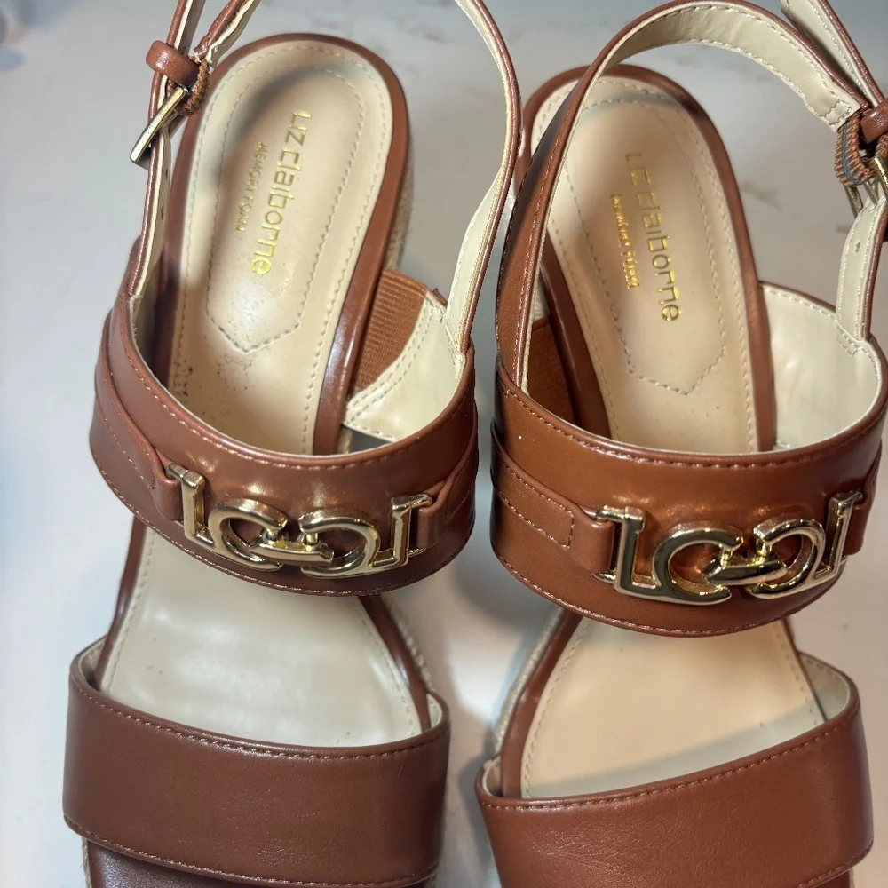 LIZ CLAIBORNE WEDGE SANDALS BROWN FAUX LEATHER SLINGBACK SZ 7 - Picture 6 of 9